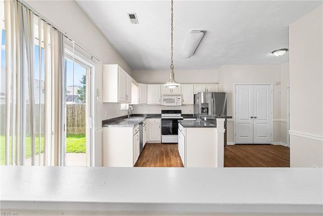 1576 Stewards WAY, Virginia Beach, VA 23453