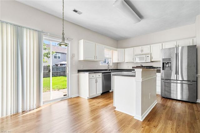 1576 Stewards WAY, Virginia Beach, VA 23453