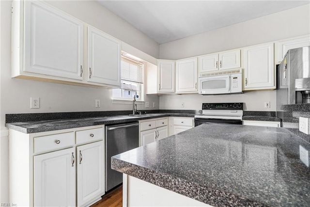 1576 Stewards WAY, Virginia Beach, VA 23453