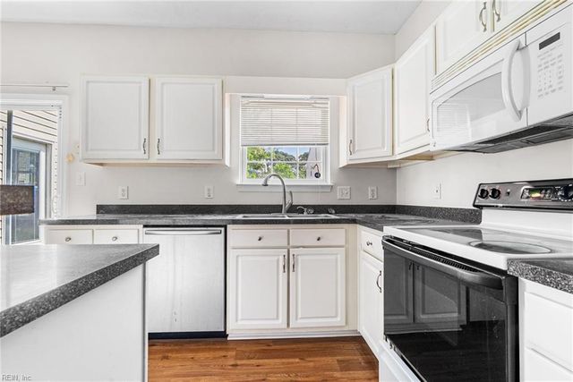 1576 Stewards WAY, Virginia Beach, VA 23453