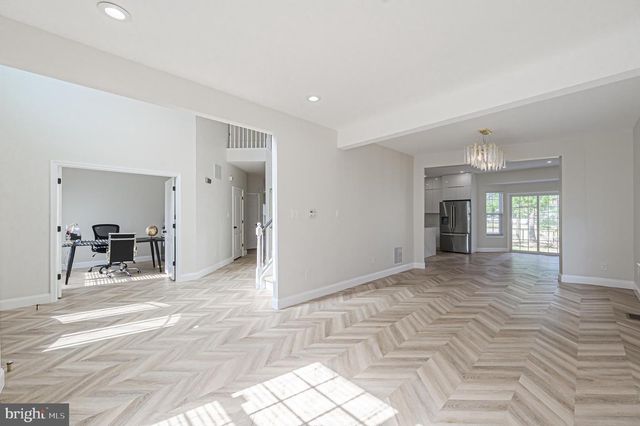 11 CHANCELLOR PARK DR, Mays Landing, NJ 08330