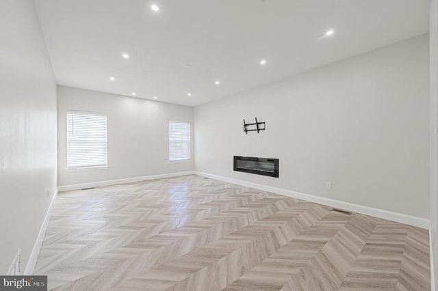 11 CHANCELLOR PARK DR, Mays Landing, NJ 08330