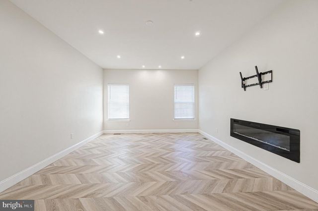 11 CHANCELLOR PARK DR, Mays Landing, NJ 08330