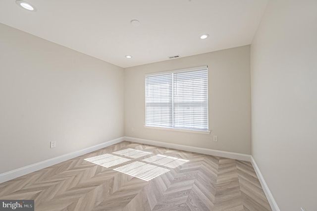 11 CHANCELLOR PARK DR, Mays Landing, NJ 08330