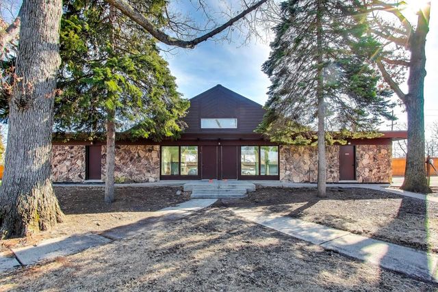 7410 W 111th Street 310, Worth, IL 60482