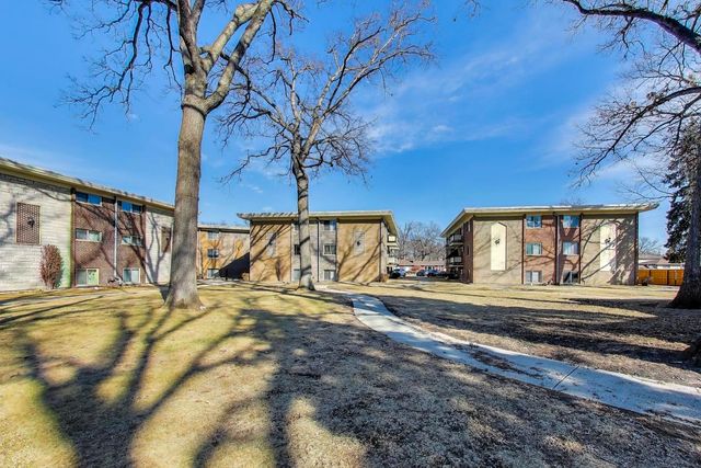 7410 W 111th Street 310, Worth, IL 60482