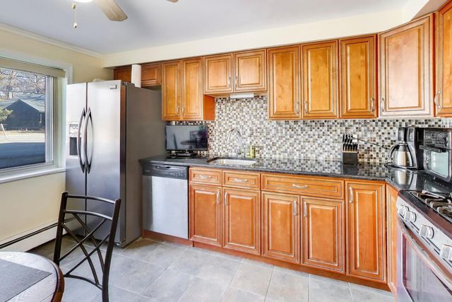 7410 W 111th Street 310, Worth, IL 60482