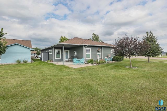 3233 S Manifold Ave Avenue, Sioux Falls, SD 57110