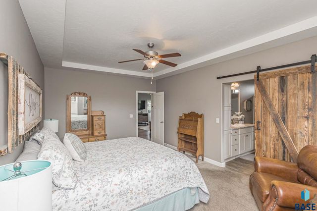 3233 S Manifold Ave Avenue, Sioux Falls, SD 57110