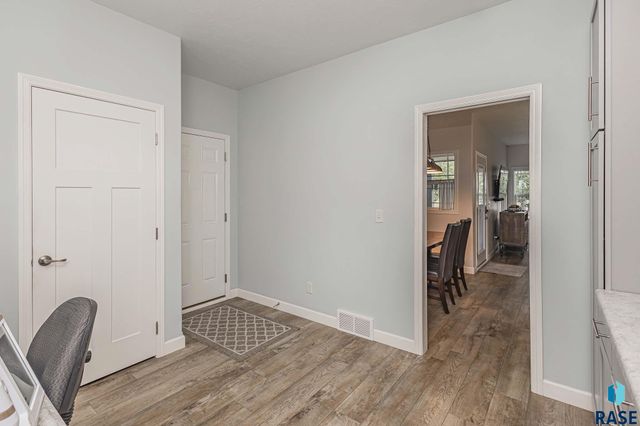 3233 S Manifold Ave Avenue, Sioux Falls, SD 57110