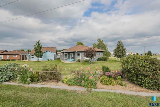 3233 S Manifold Ave Avenue, Sioux Falls, SD 57110