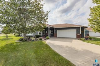 3233 S Manifold Ave Avenue, Sioux Falls, SD 57110