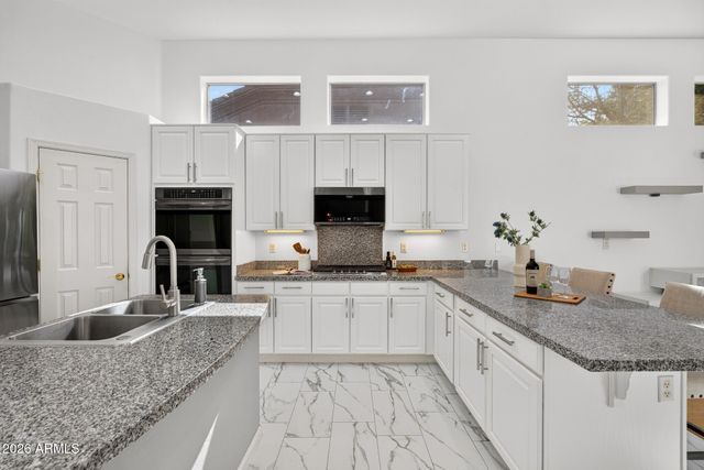 5225 E BLUEFIELD Avenue, Scottsdale, AZ 85254