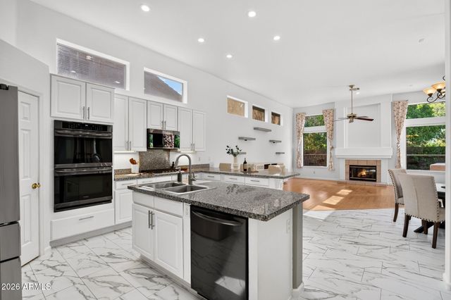 5225 E BLUEFIELD Avenue, Scottsdale, AZ 85254