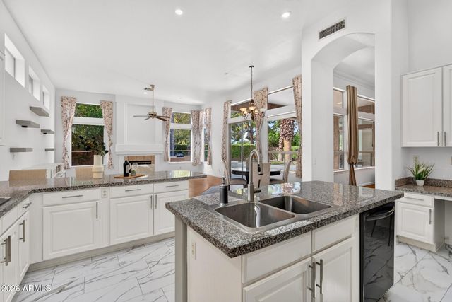 5225 E BLUEFIELD Avenue, Scottsdale, AZ 85254