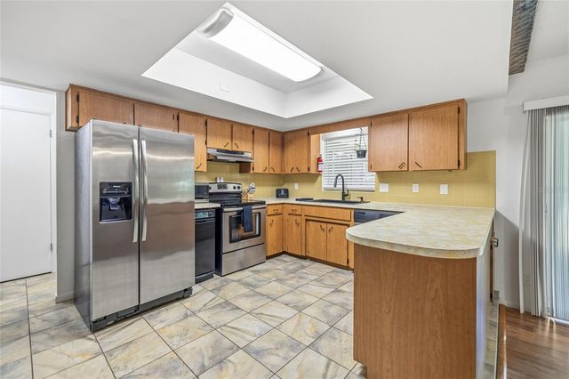 9661 W DEEPWOODS DRIVE, Crystal River, FL 34428
