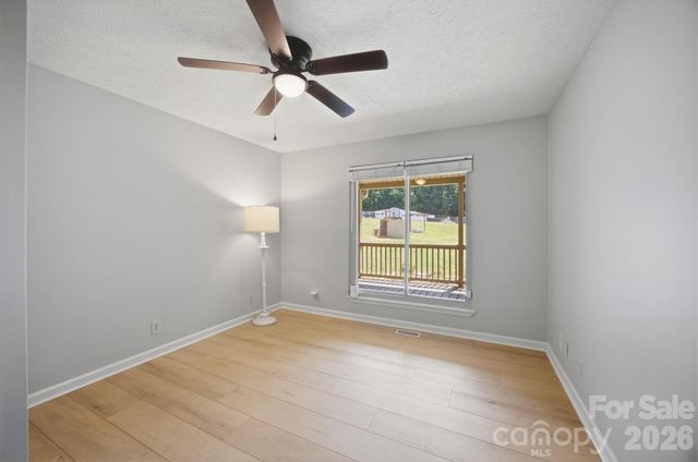195 Azalea Road, Mooresville, NC 28115