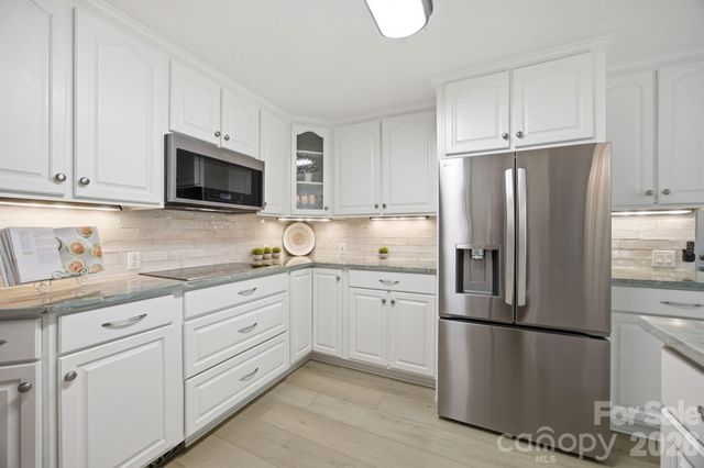 195 Azalea Road, Mooresville, NC 28115