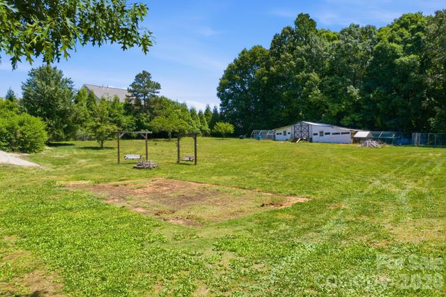 195 Azalea Road, Mooresville, NC 28115