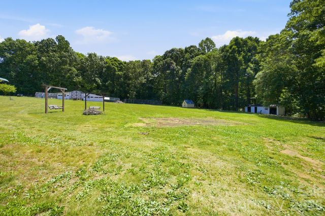 195 Azalea Road, Mooresville, NC 28115