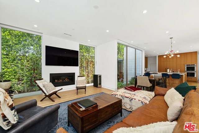 3715 Meier Street, Los Angeles, CA 90066
