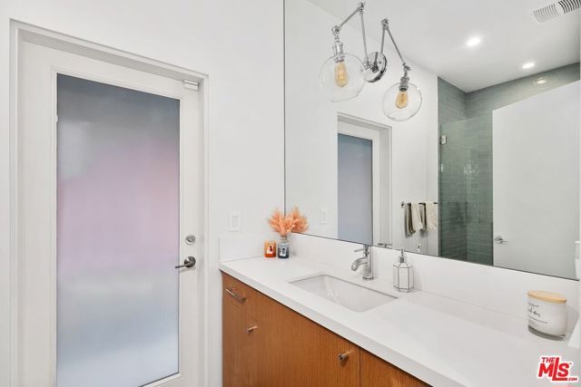 3715 Meier Street, Los Angeles, CA 90066