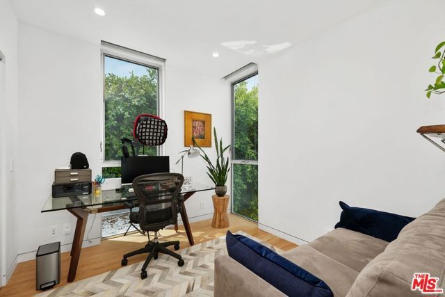 3715 Meier Street, Los Angeles, CA 90066