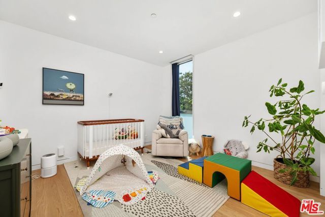 3715 Meier Street, Los Angeles, CA 90066