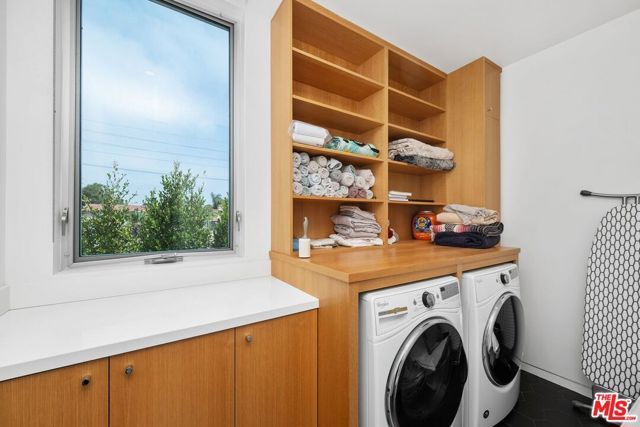 3715 Meier Street, Los Angeles, CA 90066