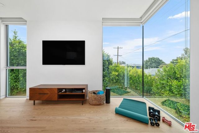 3715 Meier Street, Los Angeles, CA 90066