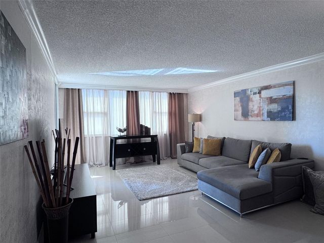 3180 S Ocean Dr 722, Hallandale Beach, FL 33009