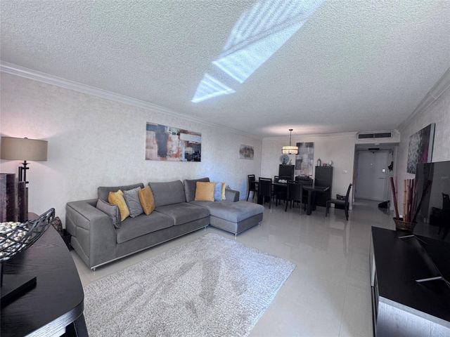 3180 S Ocean Dr 722, Hallandale Beach, FL 33009