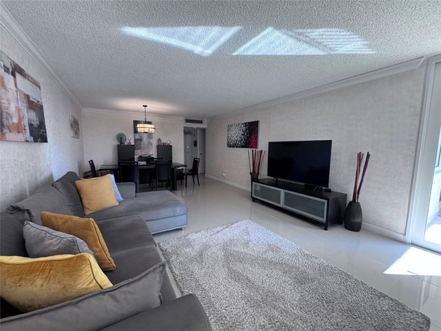 3180 S Ocean Dr 722, Hallandale Beach, FL 33009