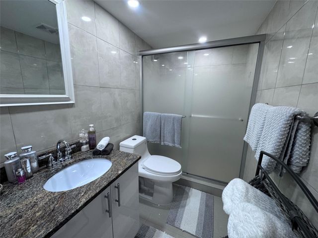 3180 S Ocean Dr 722, Hallandale Beach, FL 33009