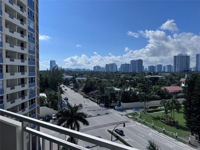 3180 S Ocean Dr 722, Hallandale Beach, FL 33009