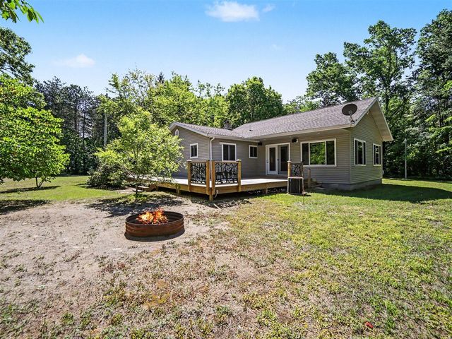 4165 S 132nd Avenue, Hesperia, MI 49421