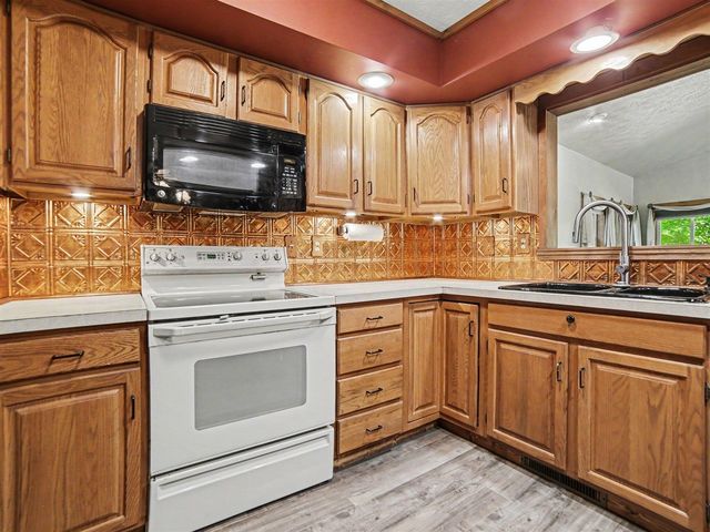 4165 S 132nd Avenue, Hesperia, MI 49421