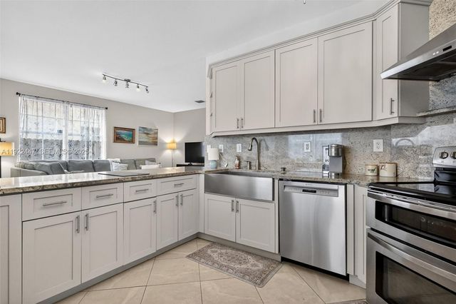 15144 SW 20th St, Miami, FL 33185