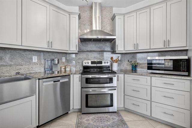 15144 SW 20th St, Miami, FL 33185