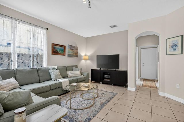 15144 SW 20th St, Miami, FL 33185