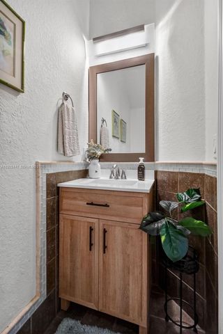 15144 SW 20th St, Miami, FL 33185