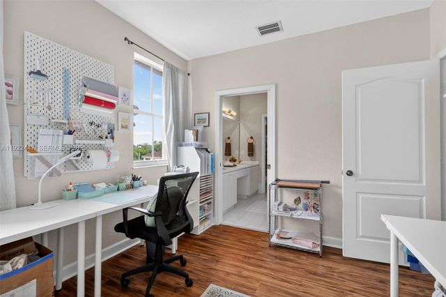 15144 SW 20th St, Miami, FL 33185