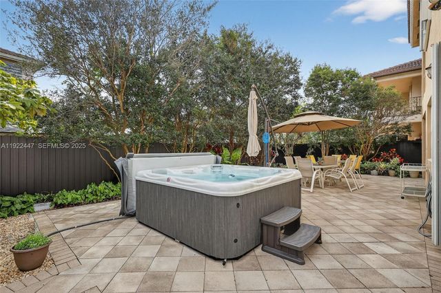 15144 SW 20th St, Miami, FL 33185