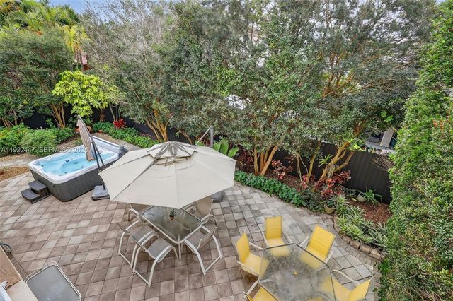 15144 SW 20th St, Miami, FL 33185