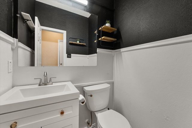 4111 Highgrove Drive, Arlington, TX 76001