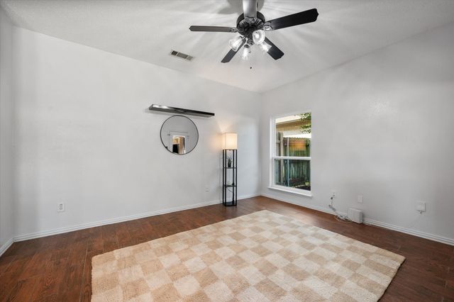 4111 Highgrove Drive, Arlington, TX 76001