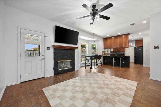 4111 Highgrove Drive, Arlington, TX 76001