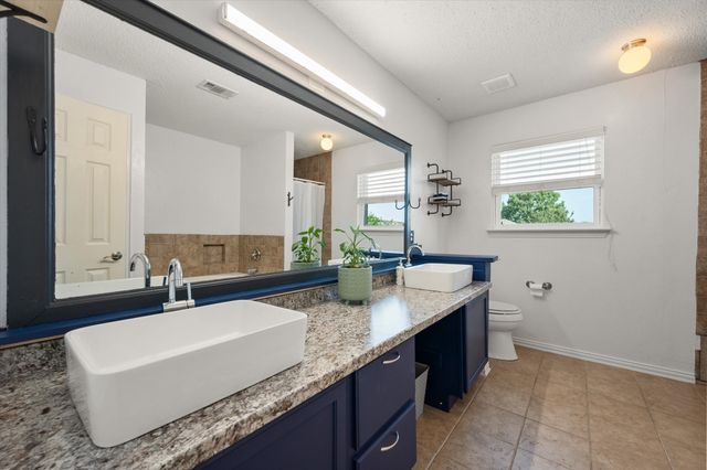 4111 Highgrove Drive, Arlington, TX 76001