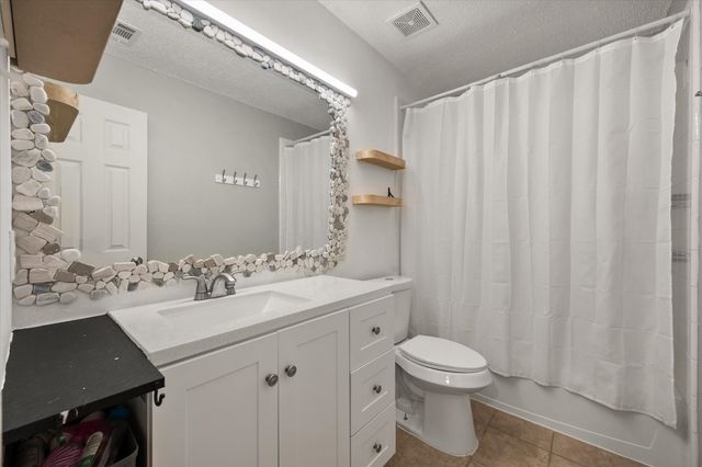 4111 Highgrove Drive, Arlington, TX 76001