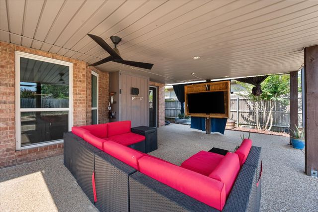 4111 Highgrove Drive, Arlington, TX 76001